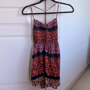 Multi colored dress w/ pockets